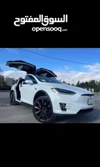  1 TESLA MODEL X