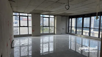  3 مكتب للإيجار