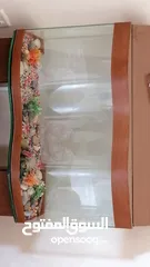  1 حوض سمك ....