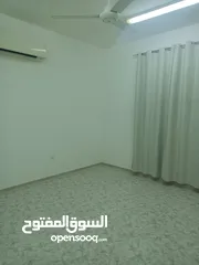  2 غرف للشباب بالخوض السادسه مقابل الجامعه السلطان شامله الخدمات