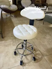  3 كرسيك مو بس قطعة أثاث هو الانطباع الأول!  راحة، فخامة، وأناقة بارتفاع يناسبك تصميم عملي بقاعدة كروم