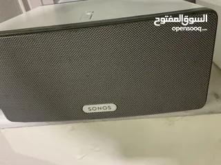  3 3 Sonos speaker (2 play 3 and 1 sonos one)