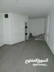  4 مكتب أو عيادة أو صالون للايجار