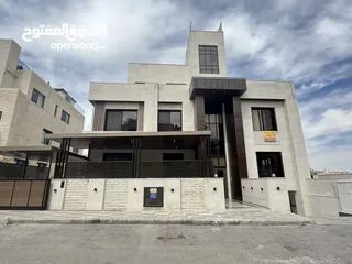  7 شقة مميزة بإطلالة جميله بمساحة مميزة 148م طابق اول بتشطيبات فخمه