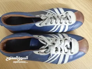  1 حذاء رياضي زيها  zeha للبيع