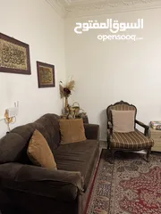  2 طقم كنبايات و طاولة سفرة تفصييييل