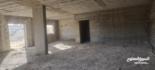  23 عماره سكنيه في صالحية العابد مكونه من أربع طوابق  وكراج وبئر ماء 60 متر وكوشان مستقل جميع الخدمات