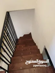  6 روووف سعر البلاش مساحة 204 متر من الداخل ساحات 60 متر على شارعين