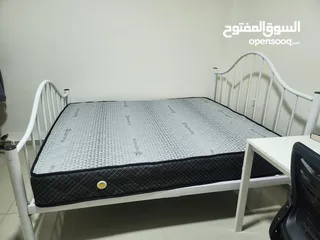  1 سرير حديد تفصيل للبيع