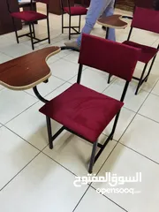  10 كراسي محاضرات خشب ومنجد و دروج مدرسية واثاث مدرسي. ماركا الجنوبية طريق الحزام قرب مطار ماركا