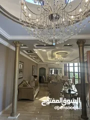  5 فيلا للإيجار/ للبيع بإطلالة جميلة جدا Villa for rent/sale with beautiful views and amenities!