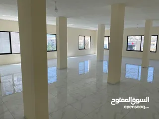  6 مجمع تجاري جديد للايجار على الشارع الرئيسي و تشطيب ممتاز