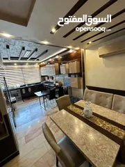  10 شقة ارضية بحي الصحابة مميزة بمساحة 180 داخلي و 40 متر ترس  مغلق بقرميد و شبابيك دبل جلاس