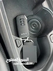  22 Kia niro 22  كيا نيرو هايبرد  موديل وترخيص 22  فل اضافات بدون فتحة سقف  فحص نخب  السيارة مميزة