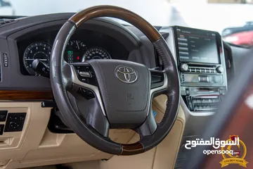  16 Toyota Land Cruiser 2017 Gx-r V8  السيارة بحالة الوكالة و قطعت مسافة 80,000 كم
