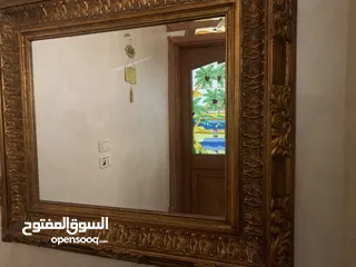  4 خزانه صغيره وطاوله ومرأه معتقه