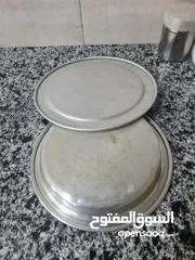  5 صدور المنيوم كنافة تقيل مقاس من من الداخل 18 سم ومن الخارج 23 سم  مع غطاء مستعمل نظيف جدا كأنهم جدد