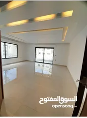  1 شقة جديدة فاخرة في أجمل مناطق خلدا . 200م, طابق اول ،إطلالة جميلة. تتكون من 3 غرف نوم (1 ماستر)