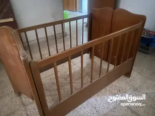  3 سرير طفل خشبي مستعمل