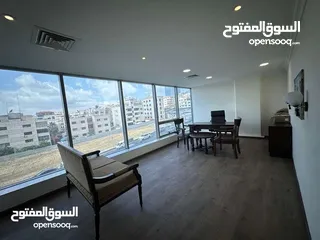  1 مكتب مميز وجاهز وذو اطلالة جذابة في منطقة حيوية