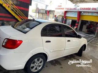  7 Kia Rio 2011