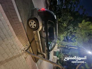 5 سيارة توسان 2006 للبيع