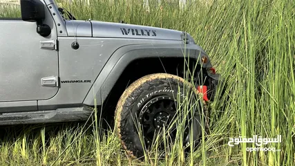  4 Jeep Wrangler Willys