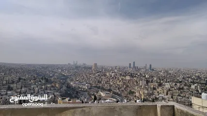  3 عماره 4 شقق 4طوابق في جبل الاشرفيه/حي الارمن للبيع بسعر مغري