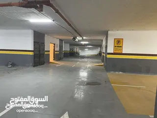  10 عيادة جديدة للايجار او البيع في مجمع الحسيني الطبي بالقرب من المستشفى التخصصي في الشميساني