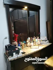 2 غرفة نوم بحالة ممتازة جدا استعمال عرسان نضيف للبيع بسبب السفر للبيع من دون فرشة تخت