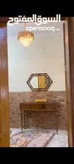  2 شقة كبيرة 5 غرف.