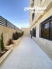  24 شقة فاخر شبة ارضي في طريق المطار الحويطي 170 متر داخلي و خارجي 170 متر بسعر مميز وتشطيب فلل