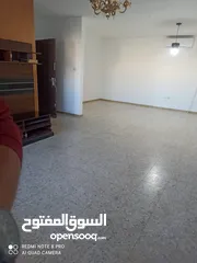  6 شقة مميزة للإيجار – رام الله / شارع القدس