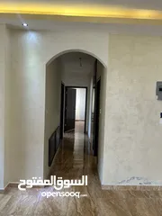 5 شقه بحاله ممتازه للايجار في المدينه الرياضيه