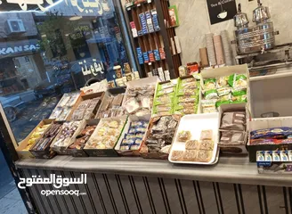  8 قهوة للبيع في الوسط التجاري موقع حيوي وسعر مميز