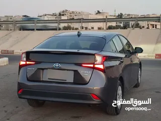  2 تويوتا بريوس 2020 حره باسم المستورد لون فيراني بطاريه ليثيوم بسعر مغري جدا