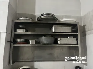  7 معدات مطعم كاملة بحالة ممتازة وبسعر مناسب