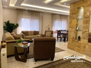  2 شقه مع روف من المالك مباشره بسعر مغري