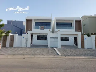  1 فلل راقيه بموقع مميز بشارع النزهه وحي العين مقابل مسجد القيوم 75000 ريال