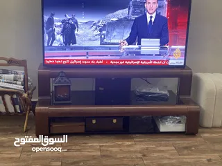  1 طاولة تلفزيون TV unit للبيع في غرفة الجلوس