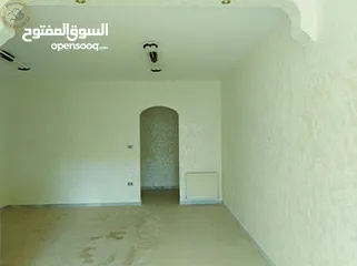  23 شقة أرضية مميزة للبيع في خلدا  - خلف الموفنبيك وقرب لاكي 210م مع حديقة وترسات 80م