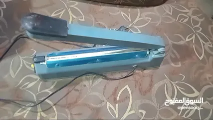  6 مكبس النايلون الأصلي لحفظ الاطعمه وبقاىها طازجه مستخدمه فتره بسيطه