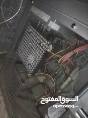  2 كمبيوتر مستعمل قديم شغال مع كيبل للتشغيل عليه مروحه زياده للتبريد الكيس مرتب ببين اي جواه زي الجيمنج