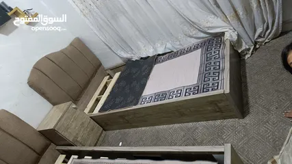  5 تختين خشب لاتيه