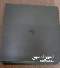 2 ps4 with controller