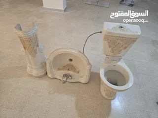  1 طقم حمامات
