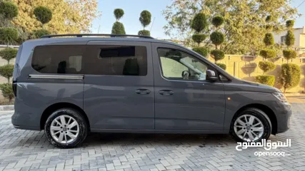  6 فولكس فاجن كادي ترخيص 2022/ركاب 6+1 محرك 2000 ديزل  جير اوتاوماتيك 122 حصان