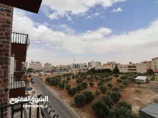 5 شقة دوبلكس طابق أخير مع روف مساحة (215)م الداخلي (100)م الخارجي في أرقى مناطق (أم حجير) شفا بدران