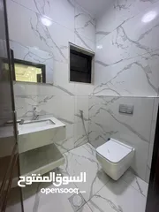  21 شقه ارضيه 175م وحديقه 250م من المالك مباشره تلاع العلي خلدا
