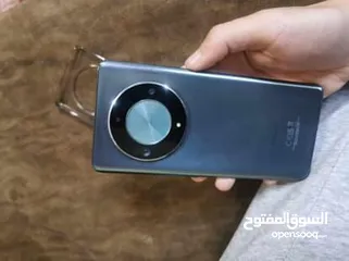  4 هونر اكس نين بي الجهاز كفالتو لسا شغله استعمال عربع شهور مش مفتوح ولا مصلح الجهاز بيعتبار جدجد